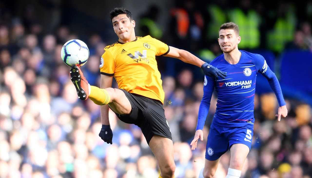 Jiménez fue inicialista y se consolida en el Wolverhampton Wanderers, que vive una temporada destacada en el fútbol inglés.
