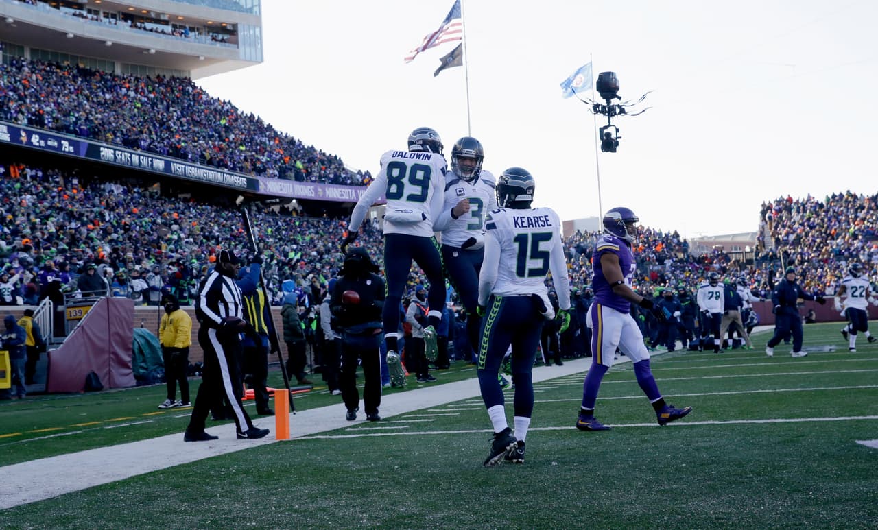 ¡La primera anotación del partido! pase corto de Wilson a Doug Baldwin.