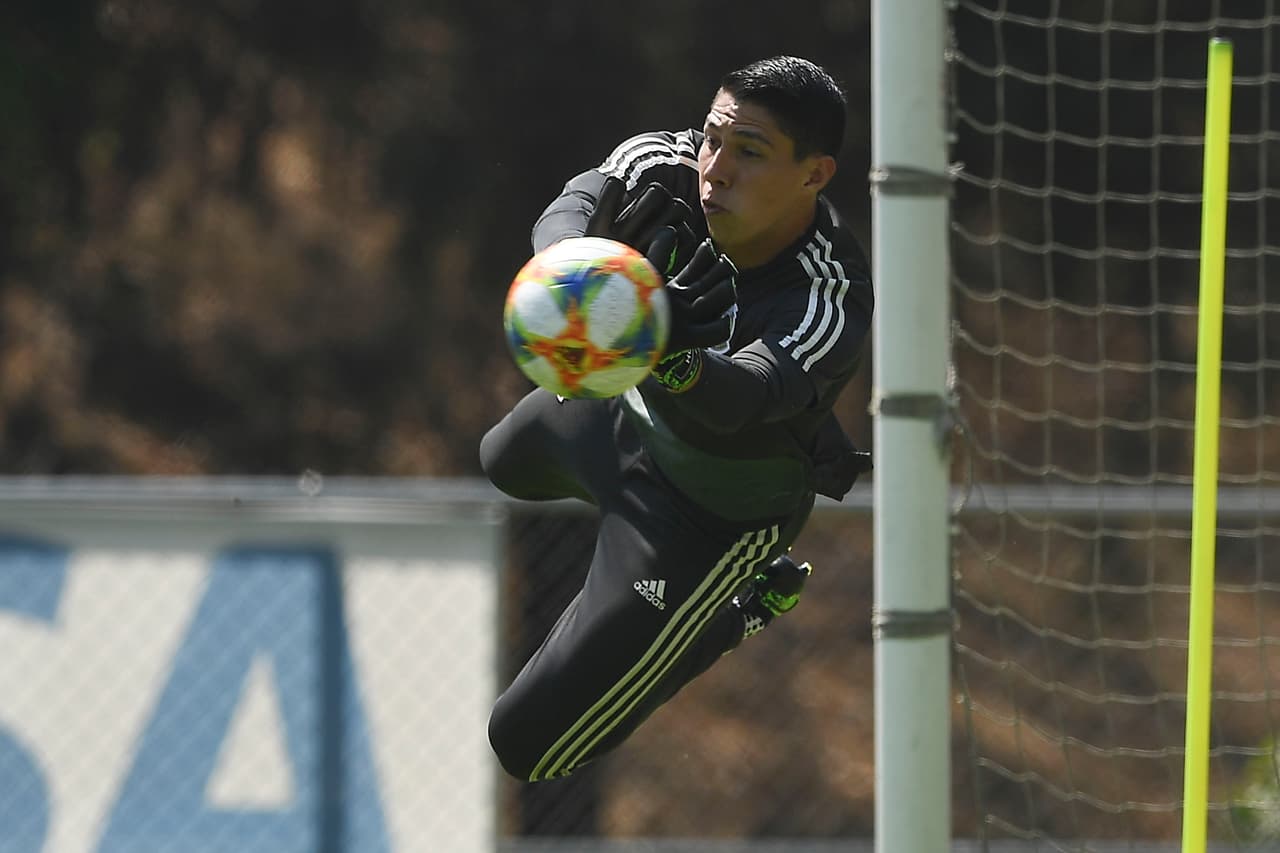 La Selección Mexicana de fútbol continuó con su preparación de cara a su primer duelo de la Copa Oro de la Concacaf que se realizará el próximo 15 de junio en el Rose Bowl de Pasadena, California, ante la Selección de Cuba en el debut de Gerardo 'tTata' Martino en una competencia internacional oficial al mando del Tricolor. Así se prepararon hoy los seleccionados.