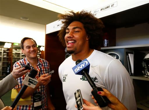 Checa las imágenes del novato egresado de USC, el DT Leonard Williams, ya como todo un integrante de los New York Jets (AP-NFL).