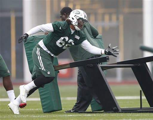 Checa las imágenes del novato egresado de USC, el DT Leonard Williams, ya como todo un integrante de los New York Jets (AP-NFL).