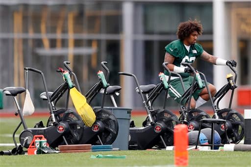 Checa las imágenes del novato egresado de USC, el DT Leonard Williams, ya como todo un integrante de los New York Jets (AP-NFL).