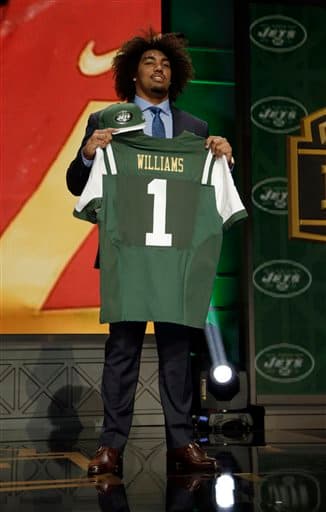 Checa las imágenes del novato egresado de USC, el DT Leonard Williams, ya como todo un integrante de los New York Jets (AP-NFL).