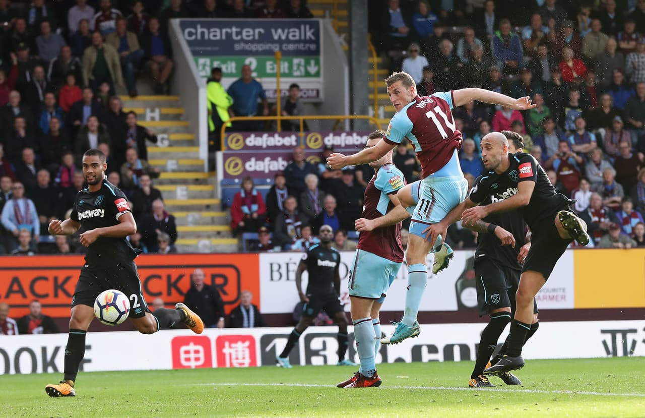 Desatención en marca de los visitantes que pagaron caro, mientras los locales celebraban.