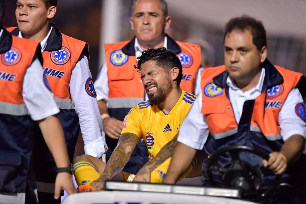A los 78 minutos Javier Aquino tuvo que ser sustituido por Tigres y no se sabe cuán grave pueda ser su lesión, pero no fue una buena señal verlo así.