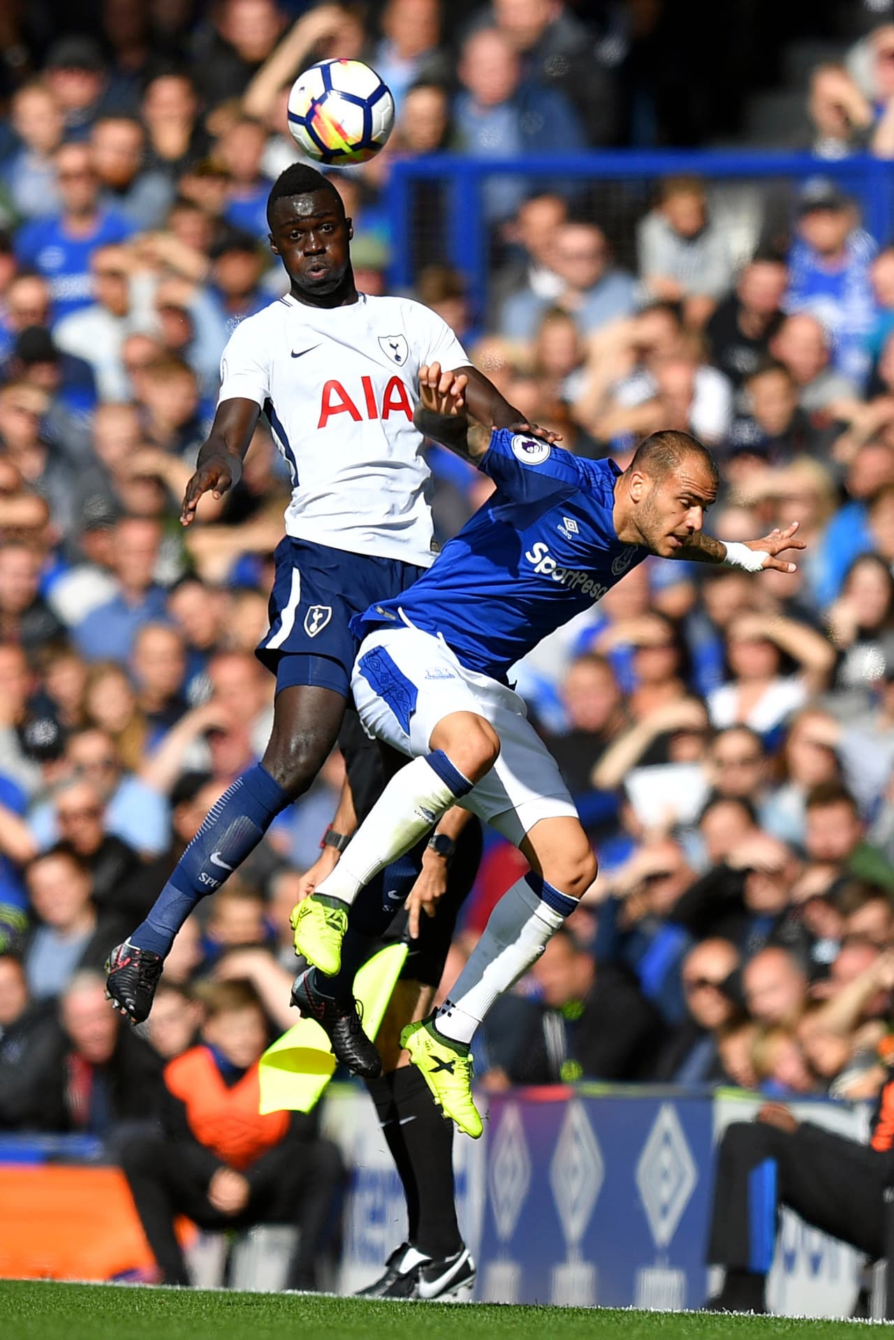 <b>Defensa: </b>Dávinson Sánchez (Tottenham Hotspur)