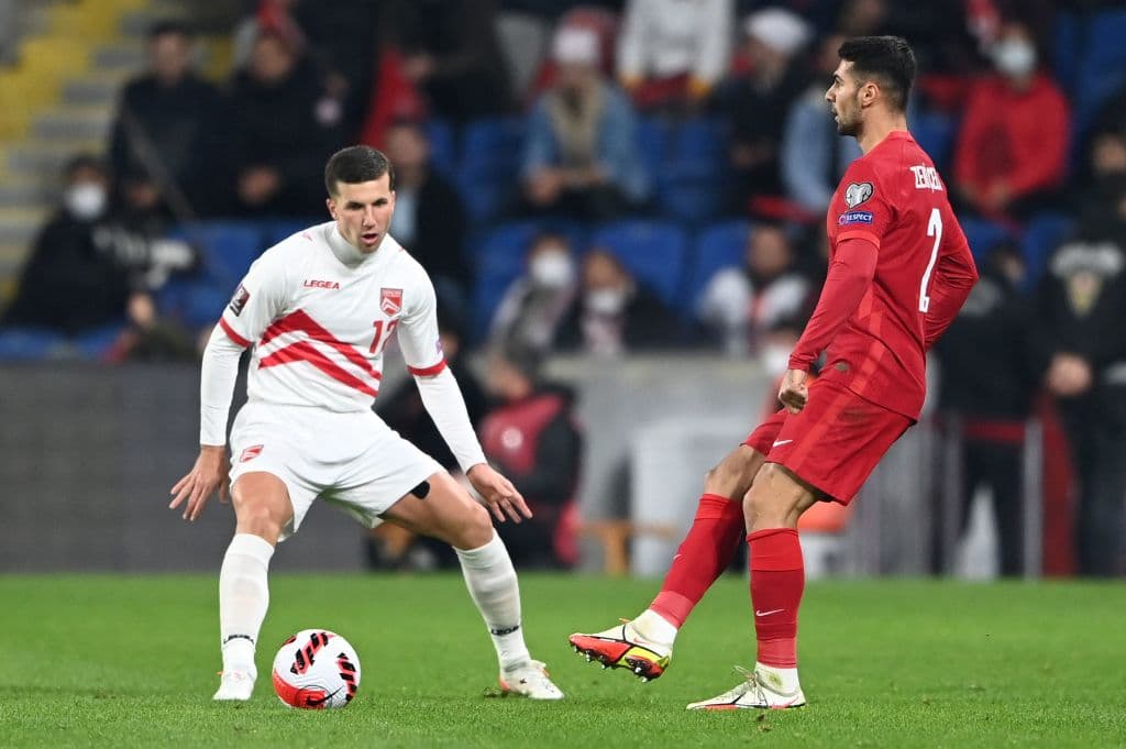 Turquía necesitaba la goleada y pasan por encima 6-0 en su duelo frente a Gibraltar.