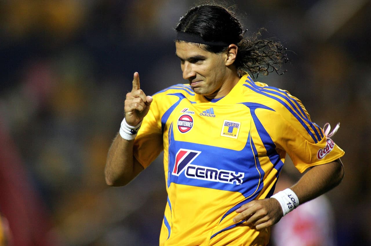Ya en el 2007, después de jugar en Dorados, Monterrey y San Luis, el delantero uruguayo se sumó a Tigres. Fueron 15 partidos y siete goles, nada mal.