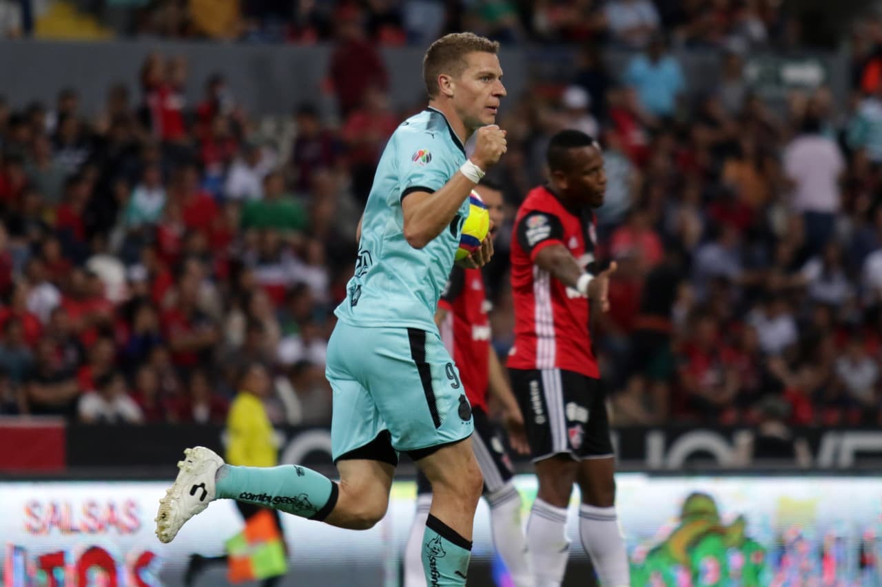 02 Santos - 26 puntos: 8 ganados, 2 empates y 3 derrotas con 24 goles a favor y 14 en contra.