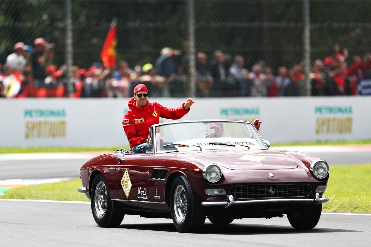 Sebastian Vettel de Alemania con Ferrari.