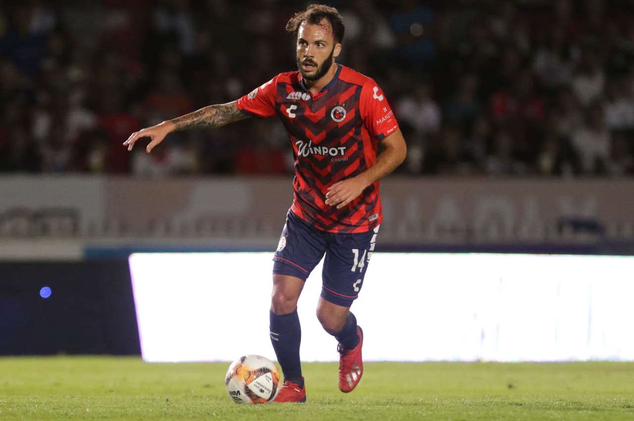 Veracruz intentó mediante la posesión del esférico pero no era capaz de generar peligro en el área rival.