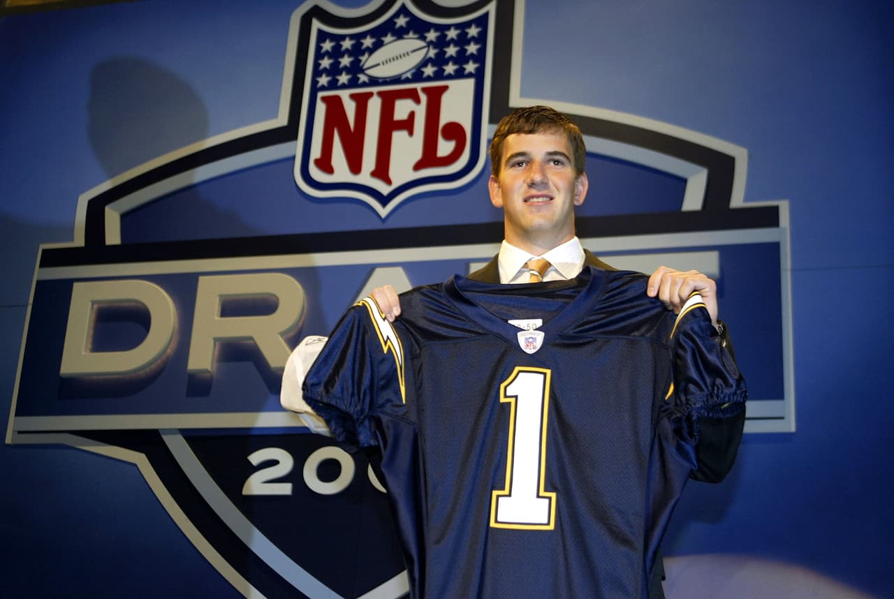 Cuando Eli Manning se negó a jugar para los Chargers en el Draft 2004