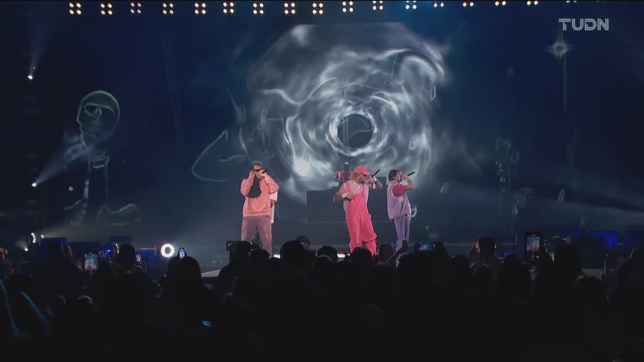 Durante dos horas, Maluma, CNCO, Guaynaa, Los Ángeles Azules y Los 2 de la S prendieron el ambiente en el KIA Forum de Inglewood, California.