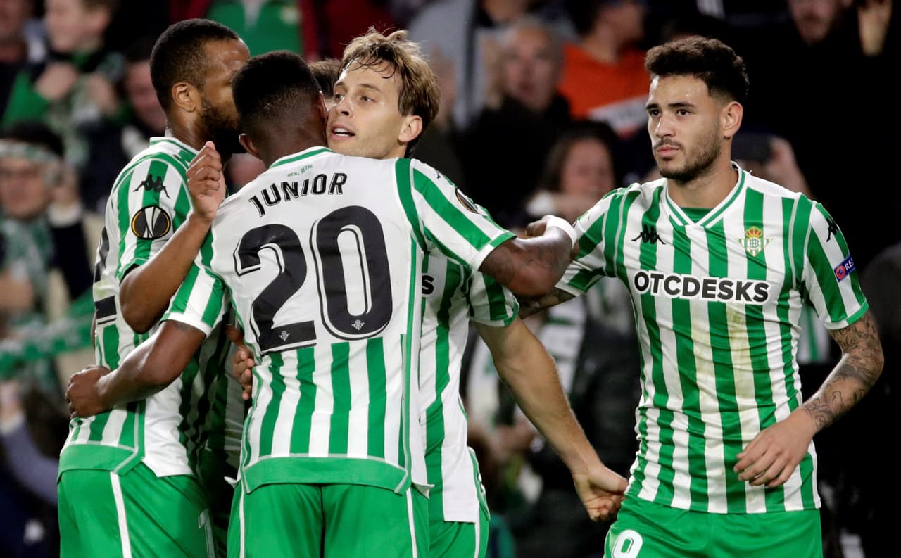 Antonio Sanabria combinó bien con el mediocampista que de pierna izquierda venció al portero del Olympiakos.