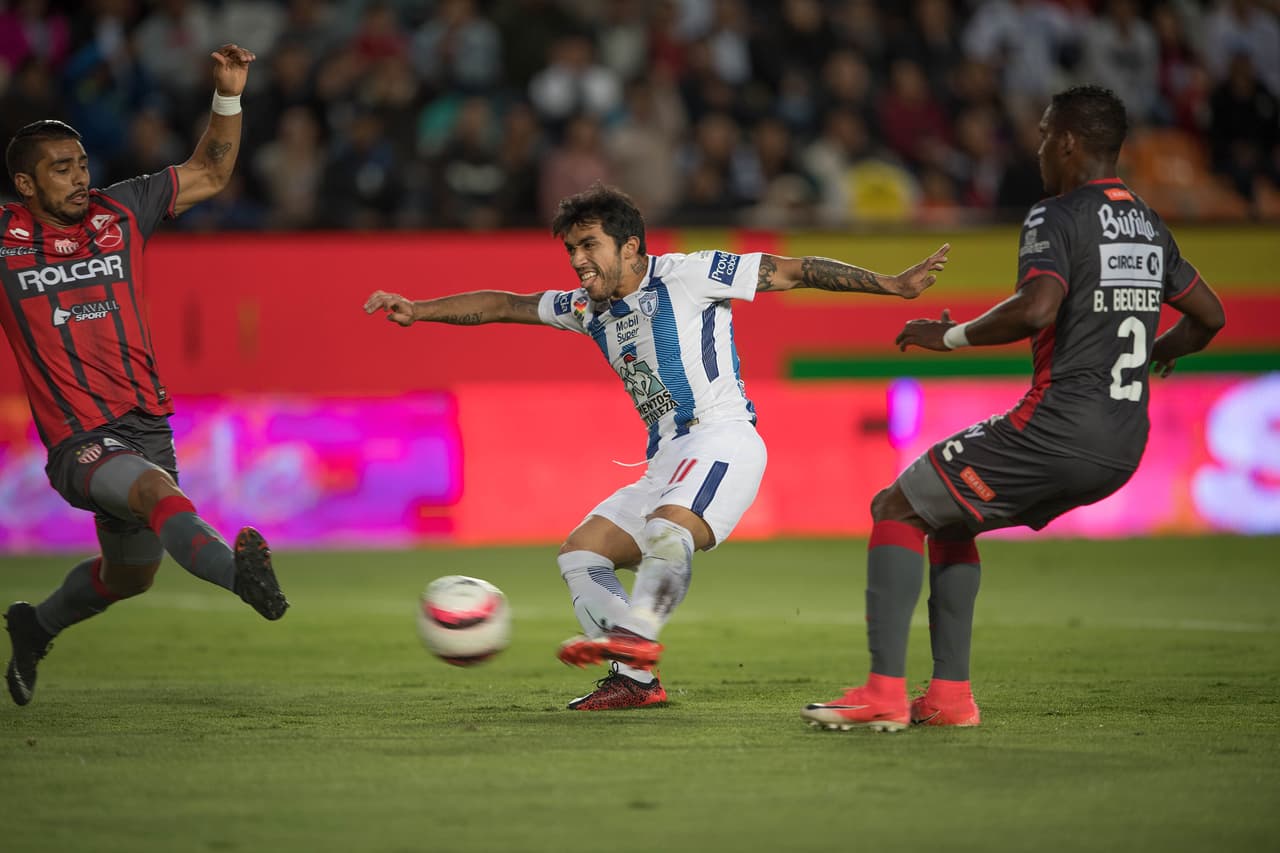Necaxa recibirá a los Pumas y en el papel es amplio favorito para llevarse los 3 puntos.