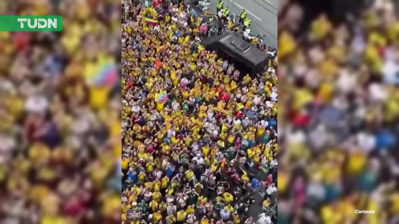 ¡Fiebre amarilla! Afición colombiana arma mega banderazo en Vancouver