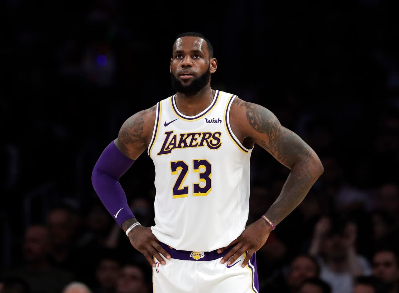 LeBron se disculpó por compartir canción que hace referencia al "dinero judío"
