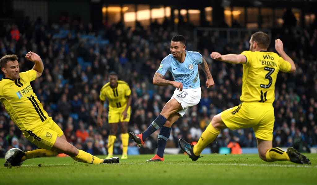 Y con este cañonazo de pierna zurda, pone el 3-0 en favor del Manchester City.