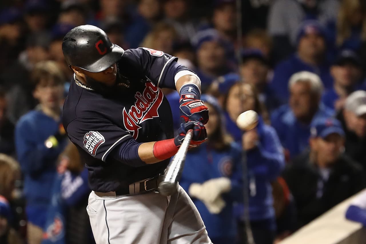 El bateador designado Carlos Santana es un elemento clave de Indians. El jugador de República Dominicana, de 30 años, es brillante en la ofensiva.