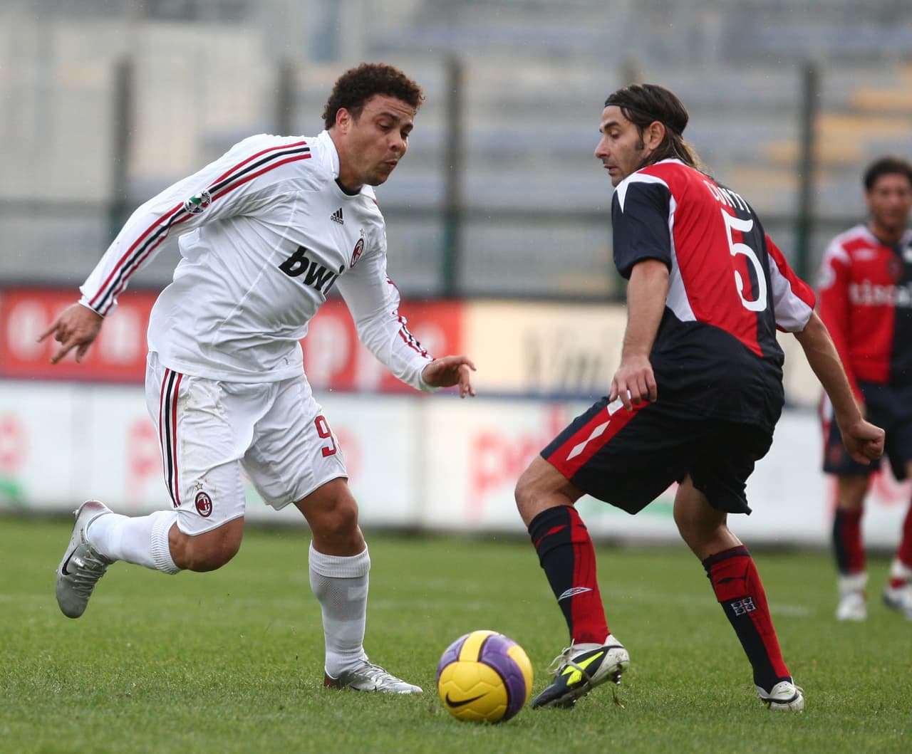 Ronaldo. Uno de los mejores futbolistas de la historia, campeón del mundo en dos ocasiones, balón de oro y más distinciones, también parecía tener sus ‘kilitos’ de más.