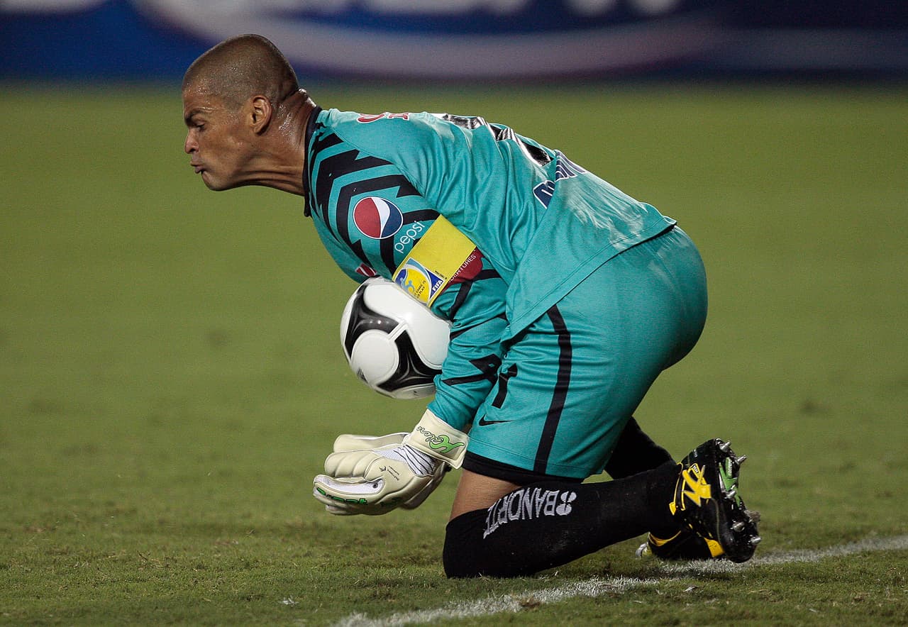 El arquero colombiano Miguel Calero (Q.E.P.D.) fue una de las grandes figuras del fútbol mexicano y con la selección de su país. Sus cualidades como portero 'volador' lo llevaron a ser apodado en México 'El Cóndor' y en Colombia 'El Show'.