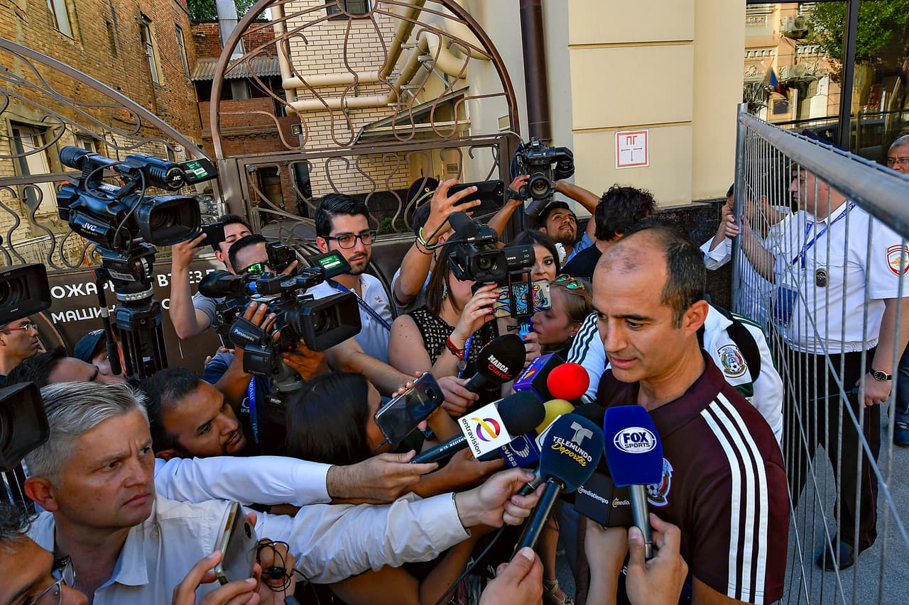 México efectuó una última práctica a puerta cerrada en su cuartel general en las instalaciones del Dinamo de Moscú, en Novogorsk, antes de tomar un vuelo.