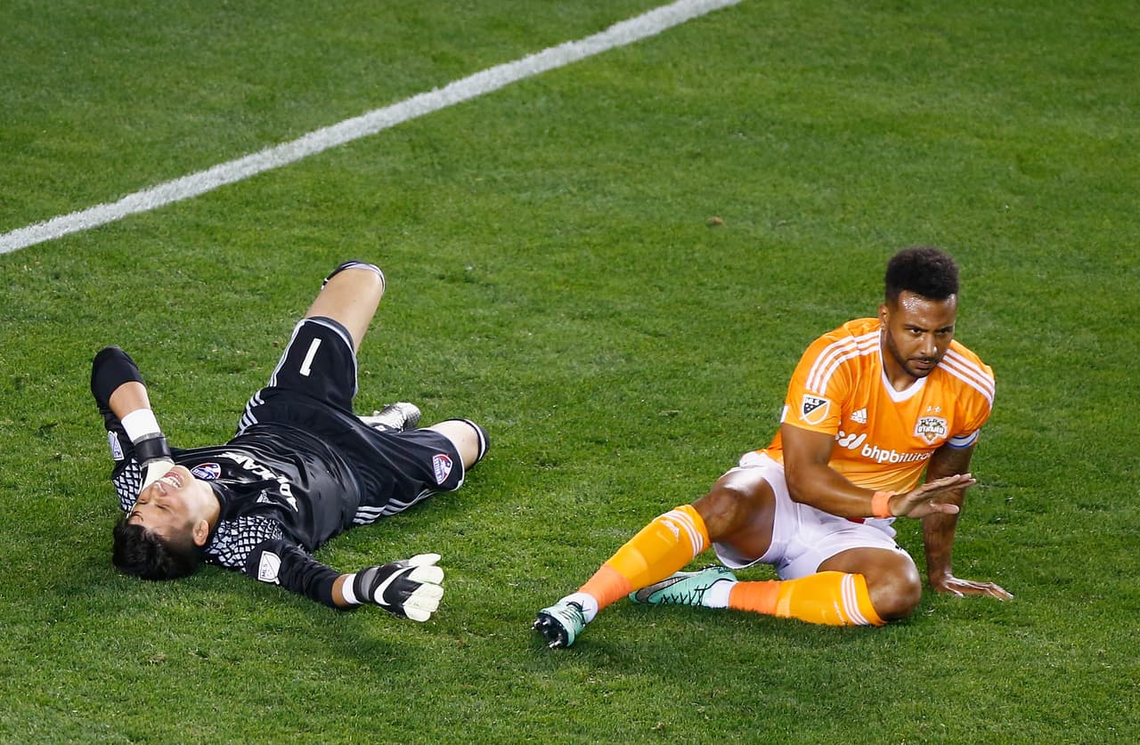 En la liga estadounidense, González se ve las caras con varios delanteros del área de la Concacaf, como el jamaiquino Giles Barnes.