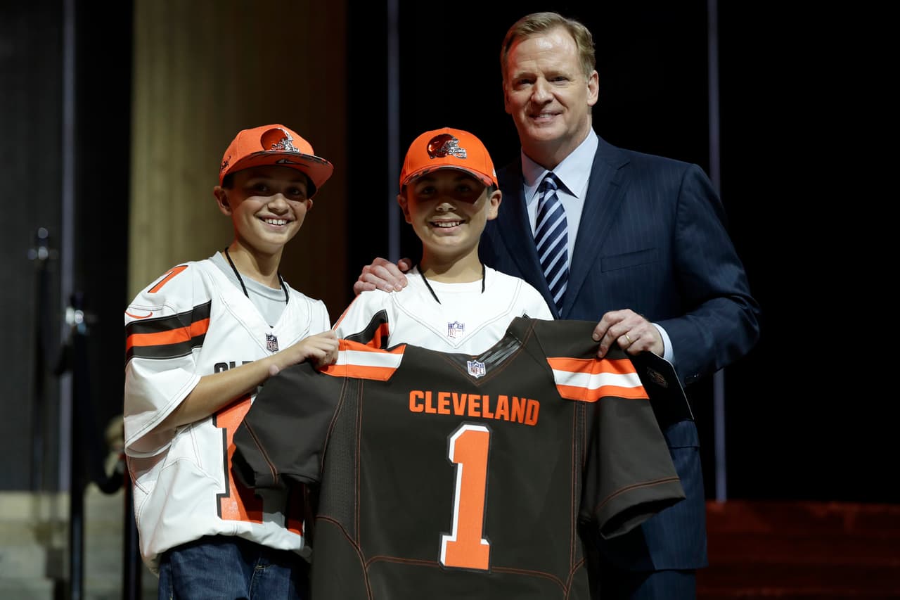 <b>Myles Garrett (Draft 2017)</b>
<br>- Llegó como un jugador de alto impacto para la defensiva de los Browns.
<br>- Su nivel no ha estado a la altura de lo esperado, especialmente por su carácter.