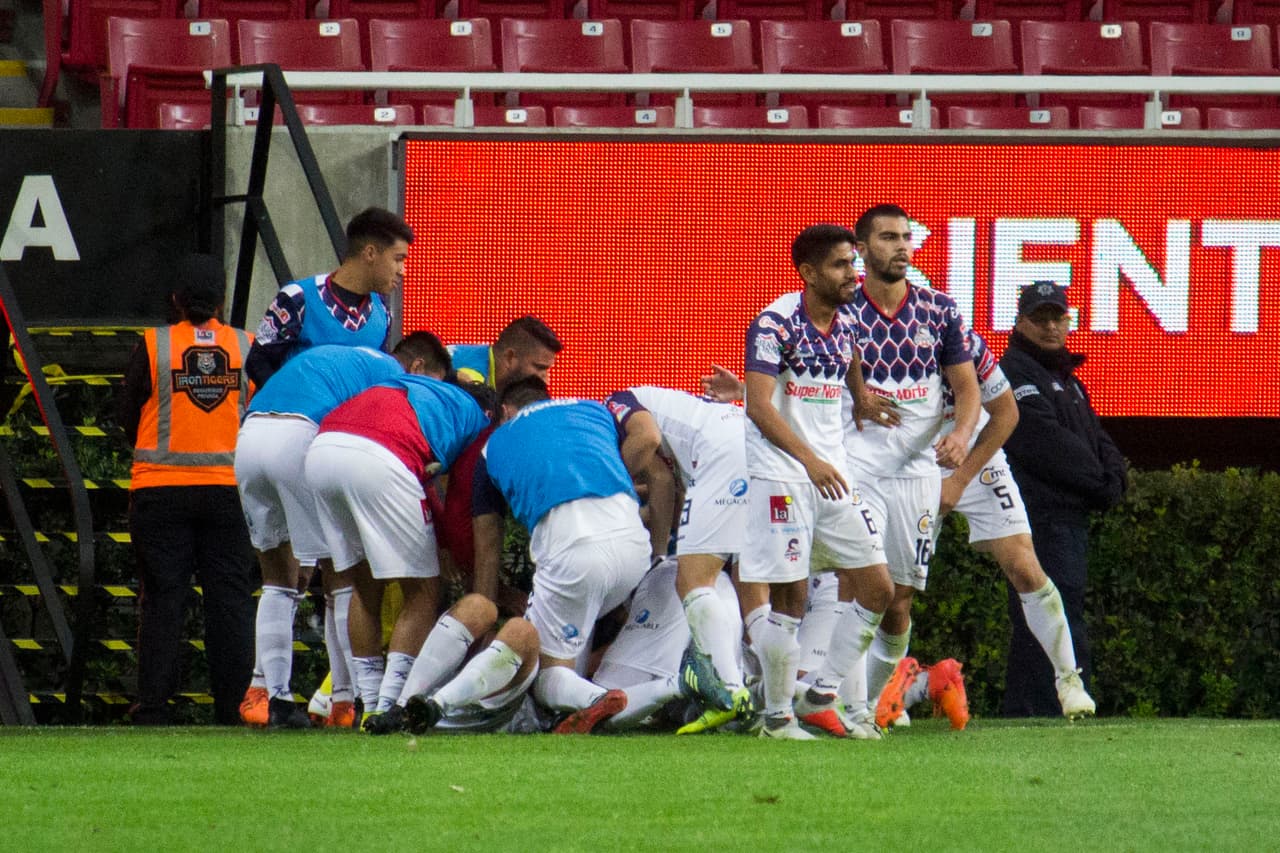 Sergio Vázquez se encargó de poner adelante a los sonorenses para sorpresa de todos y rondaba el tropiezo de la Liga MX ante Santos Laguna, coqueteando con dos reveses seguidos.