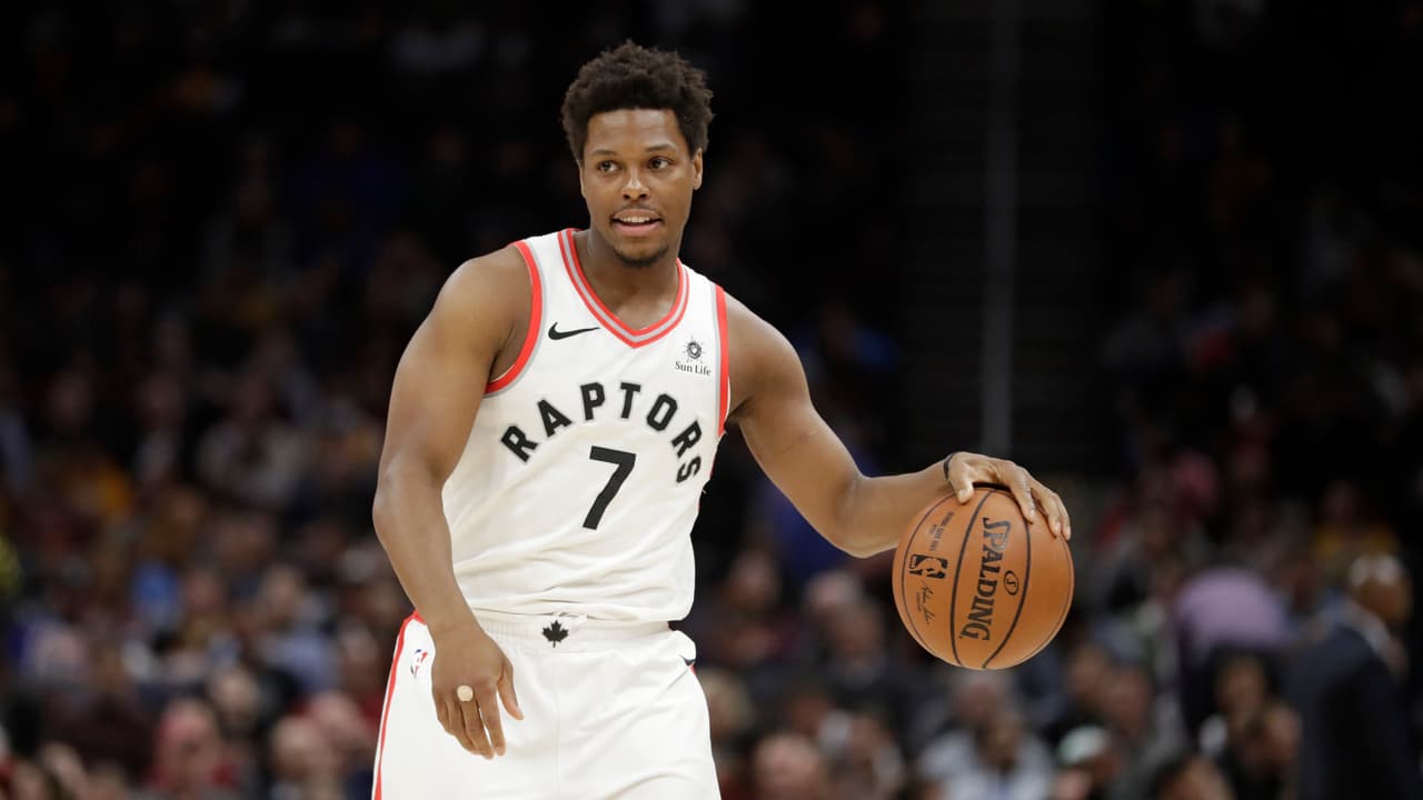 Kyle Lowry: El base de los Raptors es el escudero de Derozan en ataque, cuenta con buen tiro de tres y asistencias oportunas para sus compañeros.
<br>