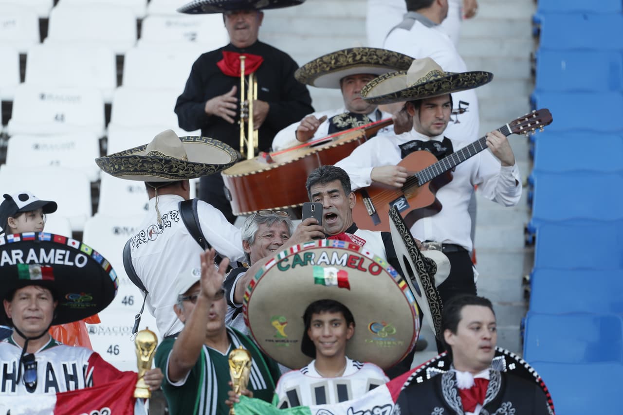 Los mexicanos y argentinos armaron su propia fiesta en el estadio Malvinas en Mendoza, con todo el colorido del segundo amistoso entre ambas selecciones en esta fecha FIFA.