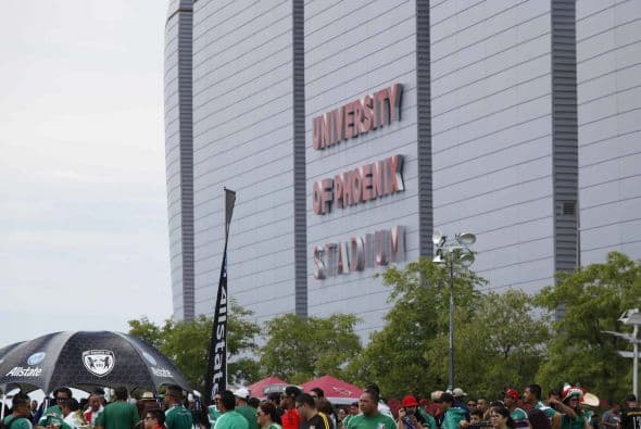 La afición en Estados Unidos llegó a Phoenix con todo su colorido para ver a México y Guatemala enfrentarse en la Copa Oro 2015.