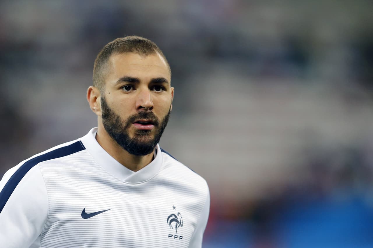 Deschamps no descarta seleccionar a Benzema si se le levanta la sanción