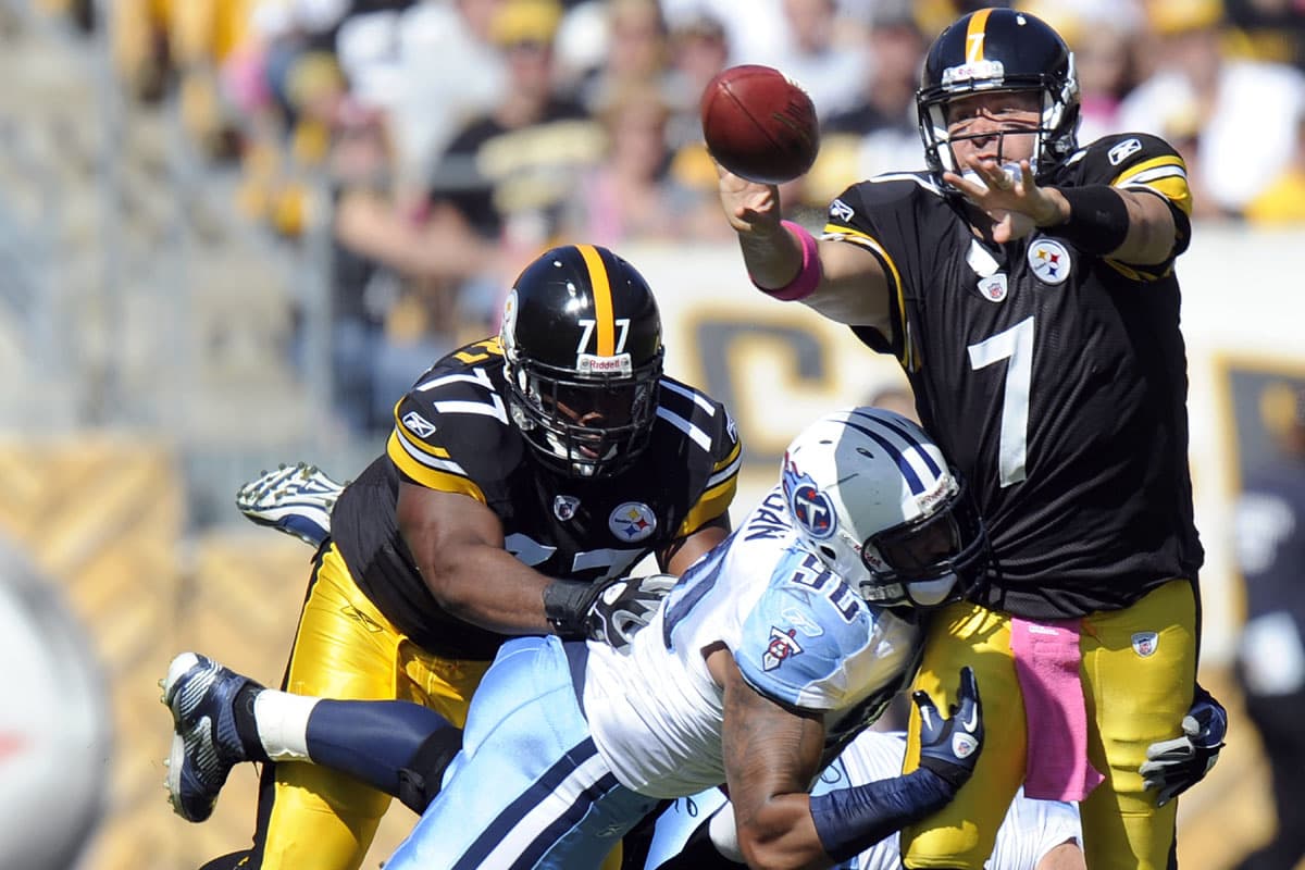 Quieres a alguien que pueda estar justo ahí, sabiendo que el disparo se acerca, a sabiendas de que no es probable que escape, y aun así esté concentrado para hacer su lanzamiento sin pestañear. Quieres a alguien que tendrá un sólido éxito y hacerlo bien de nuevo para lograr una jugada grande en el próximo instante ¿Cuántas veces hemos visto a Roethlisberger hacer exactamente esto en su larga carrera liderando a los Steelers? Clásico ejemplo: Roger Staubach (AP-NFL).