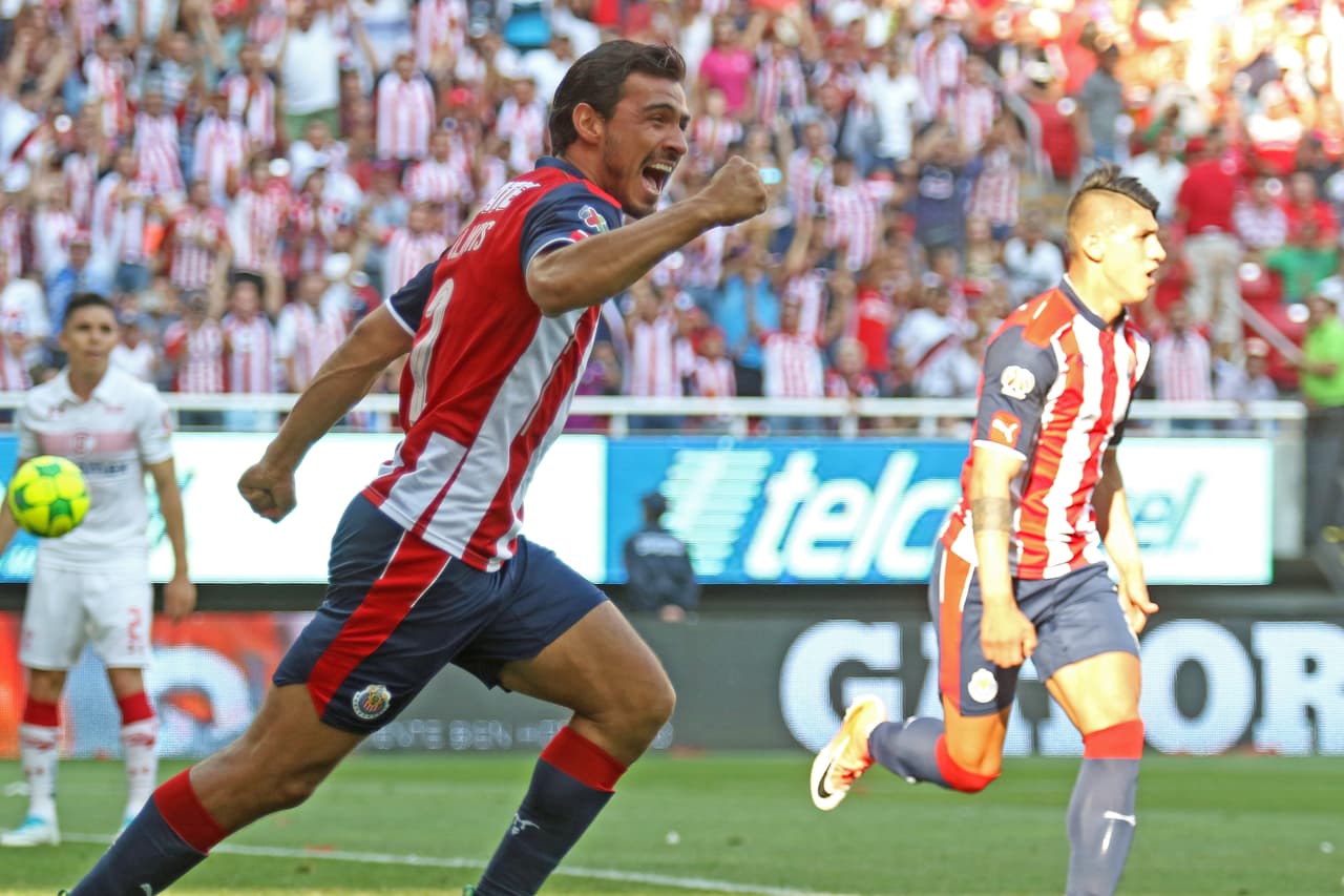 Action photo during the match Guadalajara vs Toluca, Corresponding to the second leg of the Semifinals of the Clausura 2017 Tournament of the Liga BBVA Bancomer MX, at Chivas Stadium. Foto de accion durante el partido Guadalajara vs Toluca, Correspondiente al partido de vuelta de las Semifinal del Torneo Clausura 2017 de la Liga BBVA Bancomer MX, en el Estadio Chivas en la foto: Oswaldo Alanis de Guadalajara celebran el gol de Nestor Calderon 21/05/2017/MEXSPORT/Edgar Quintana.