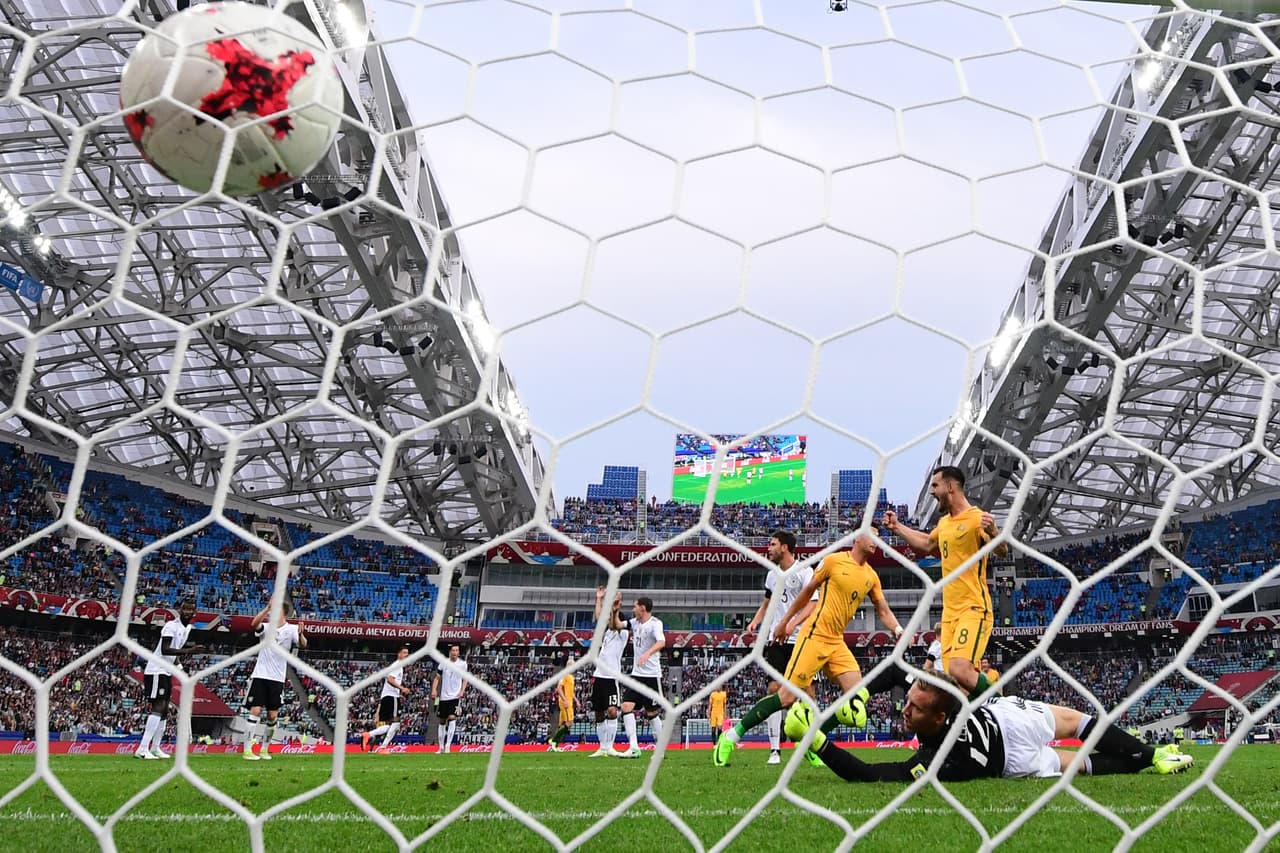 El segundo gol de Australia contra Alemania en el 3-2 a favor de los teutones estuvo bajo la revisión del arbitraje.
