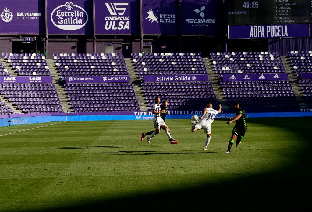 Valladolid 2-0 Betis | Sergio Guardiola (45+2’) abrió el marcador al final del primer tiempo y Óscar Plano aumentó la diferencia a los 63’ del juego. Diego Lainez ingresó a la cancha al 71’; Andrés Guardado no participó en el juego. Betis cierra la competición con 41 unidades; Valladolid libró el descenso con 42 puntos.