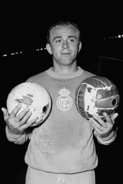 Alfredo Di Stéfano es el máximo ganador de los merengues con dos Balones de Oro obtenidos en las temporadas 1957 y 1959, Ronaldo lo podría empatar.