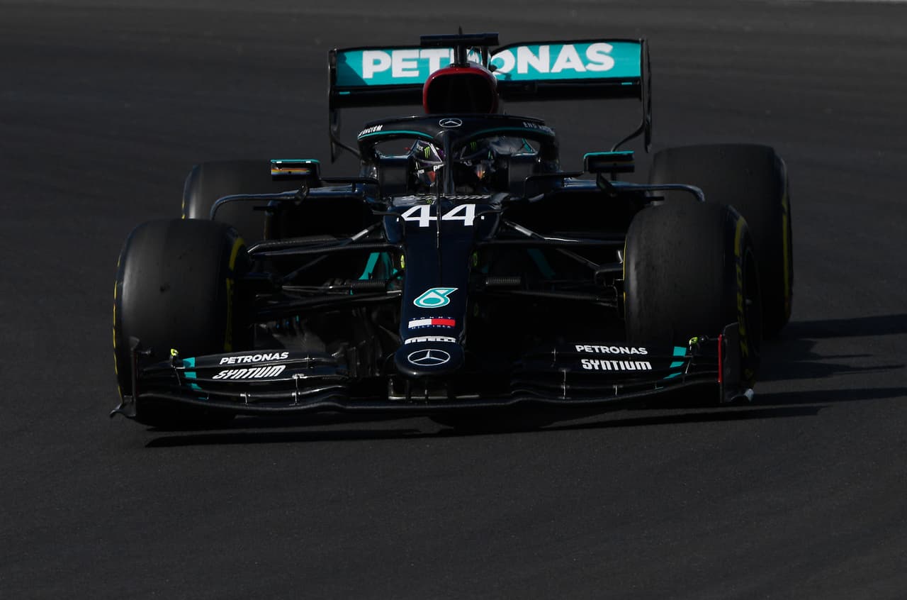 Bottas, Hamilton, Verstappen, Leclerc, Albon, Sainz, Pérez, Raikkonen, Ricciardo y Gasly fueron los 10 mejores en la sesión libre. El Gran Premio de Portugal se correrá el 25 de octubre.