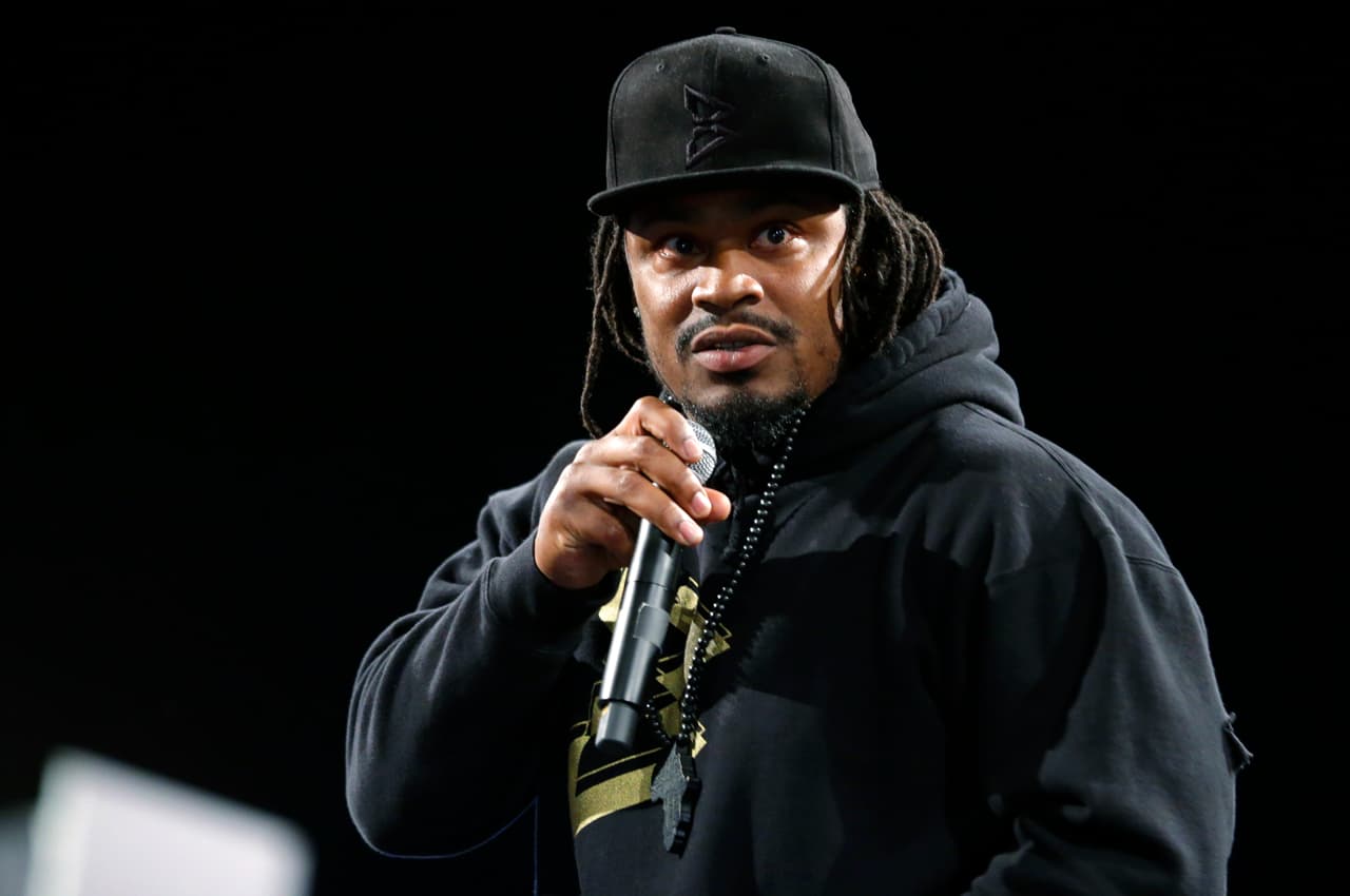 Alerta: Marshawn Lynch visitó a Oakland Raiders y reveló que considera salir del retiro