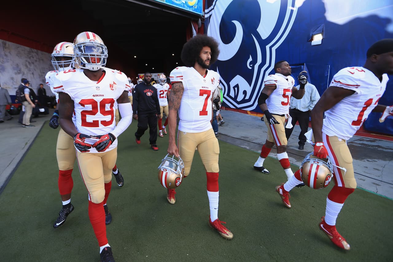 De acuerdo con el periodista Darren Rovell de ESPN, la firma deportiva estadounidense Nike usará a Colin Kaepernick como la cara de su campaña 'Just do it' en su 30 aniversario.