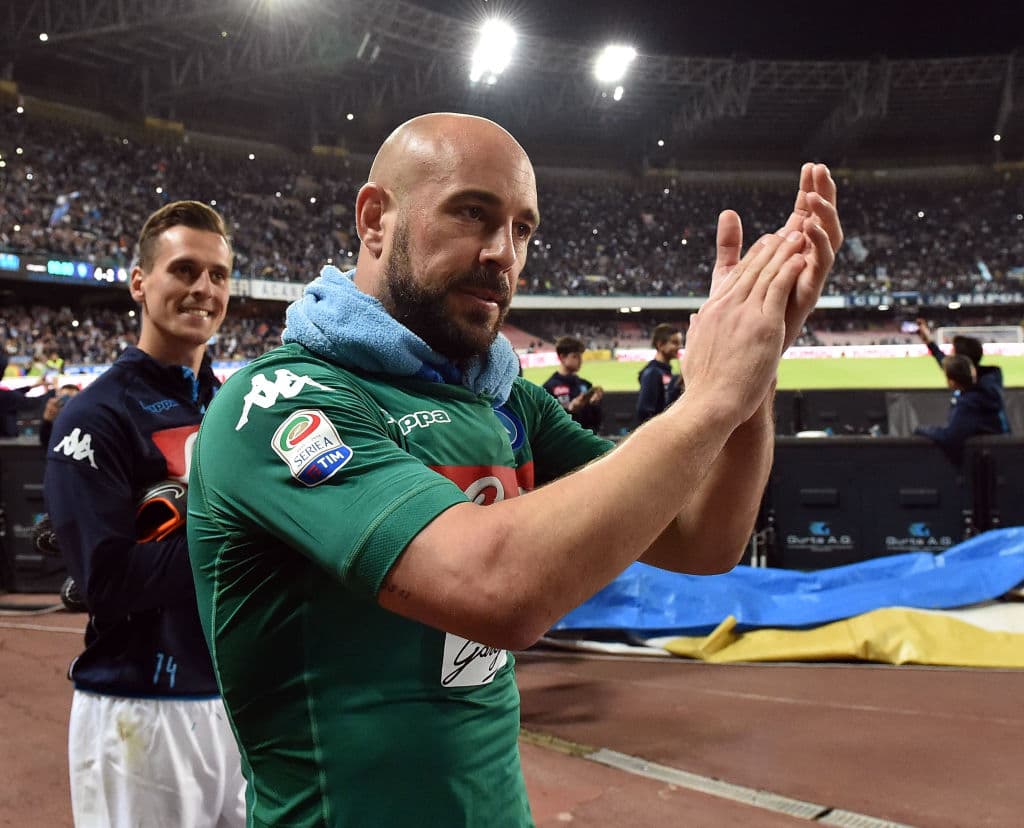 Fichajes como el del arquero español Pepe Reina (foto) o los croatas Alen Halilovic o Ivan Strinic son parte del plan. Buscan un '9' como Álvaro Morata o Gonzalo Higuaín. De hecho están negociando.