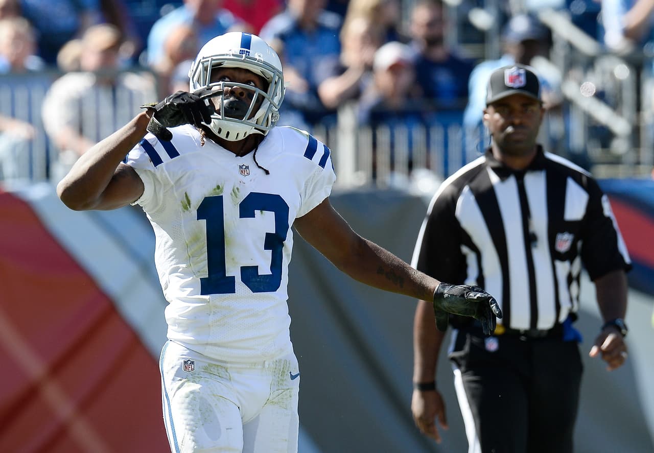 <b>TY Hilton vs Tennessee Titans</b>
<br>Hilton acumuló 177 yardas y 24.7 PPR puntos en una victoria sobre los 
<a href="https://translate.googleusercontent.com/translate_c?depth=1&hl=es&ie=UTF8&prev=_t&rurl=translate.google.com&sl=en&sp=nmt4&tl=es&u=http://www.nfl.com/teams/sanfrancisco49ers/profile%3Fteam%3DSF&usg=ALkJrhjleMBHyCPGbXcw76DwFbOLsf_LBg"><b>49ers</b></a>. Debe permanecer caliente contra los 
<a href="https://translate.googleusercontent.com/translate_c?depth=1&hl=es&ie=UTF8&prev=_t&rurl=translate.google.com&sl=en&sp=nmt4&tl=es&u=http://www.nfl.com/teams/tennesseetitans/profile%3Fteam%3DTEN&usg=ALkJrhgtQm2FSasq9hYQIVaUnJJjm8bawA"><b>Titans</b></a> , que han permitido la tercer mayor cantidad de puntos (39.64 PPR) a los receptores en 2017. TY explotó en este duelo el año pasado, cosechando 12 recepciones para 230 yardas y dos touchdowns.