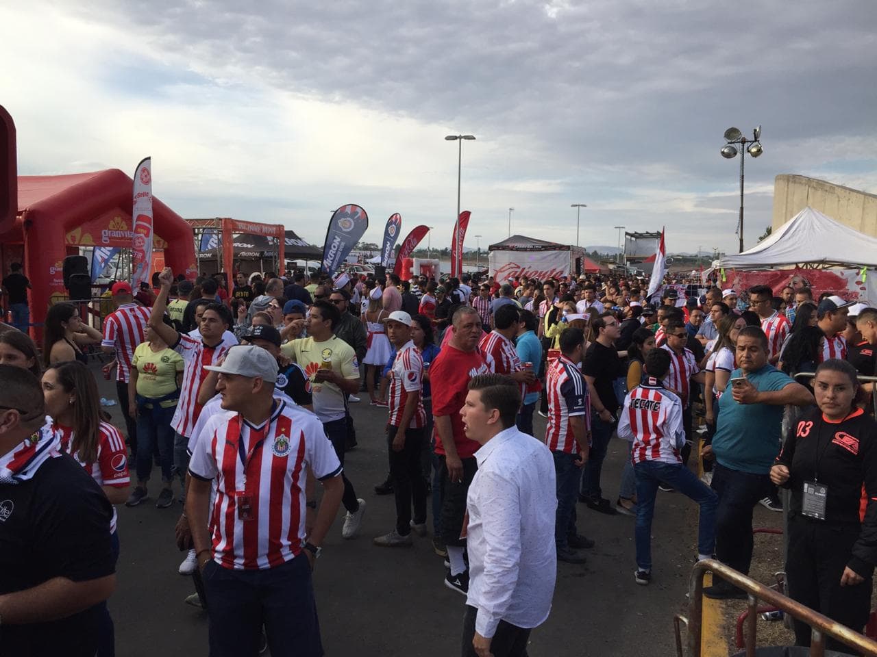 Los fanáticos de Chivas y América se alistan para el Clásico Nacional en la Jornada 11 del Clausura 2019 de la Liga MX.