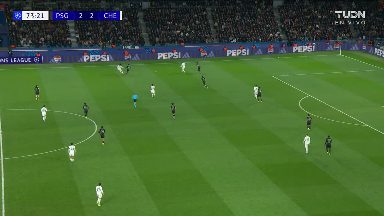 ¡GOL!  anota para Paris Saint-Germain. Vitinha