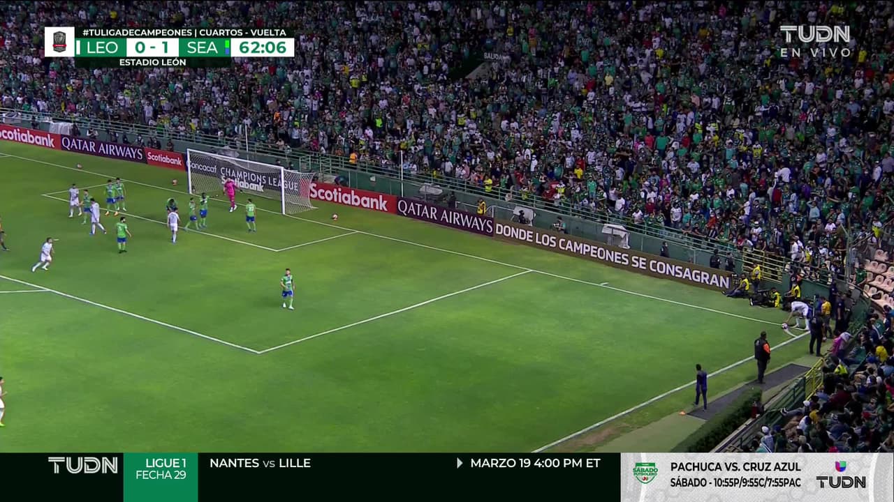 ¡TIRO ATAJADO! disparo por Santiago Ormeño.