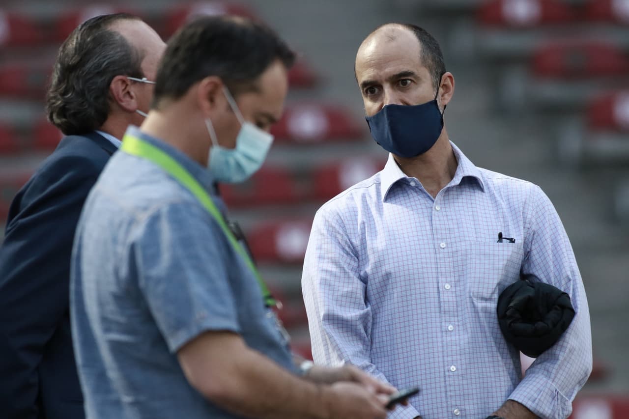 Detienen a dos tras interceptar y agredir carro de Memo Cantú