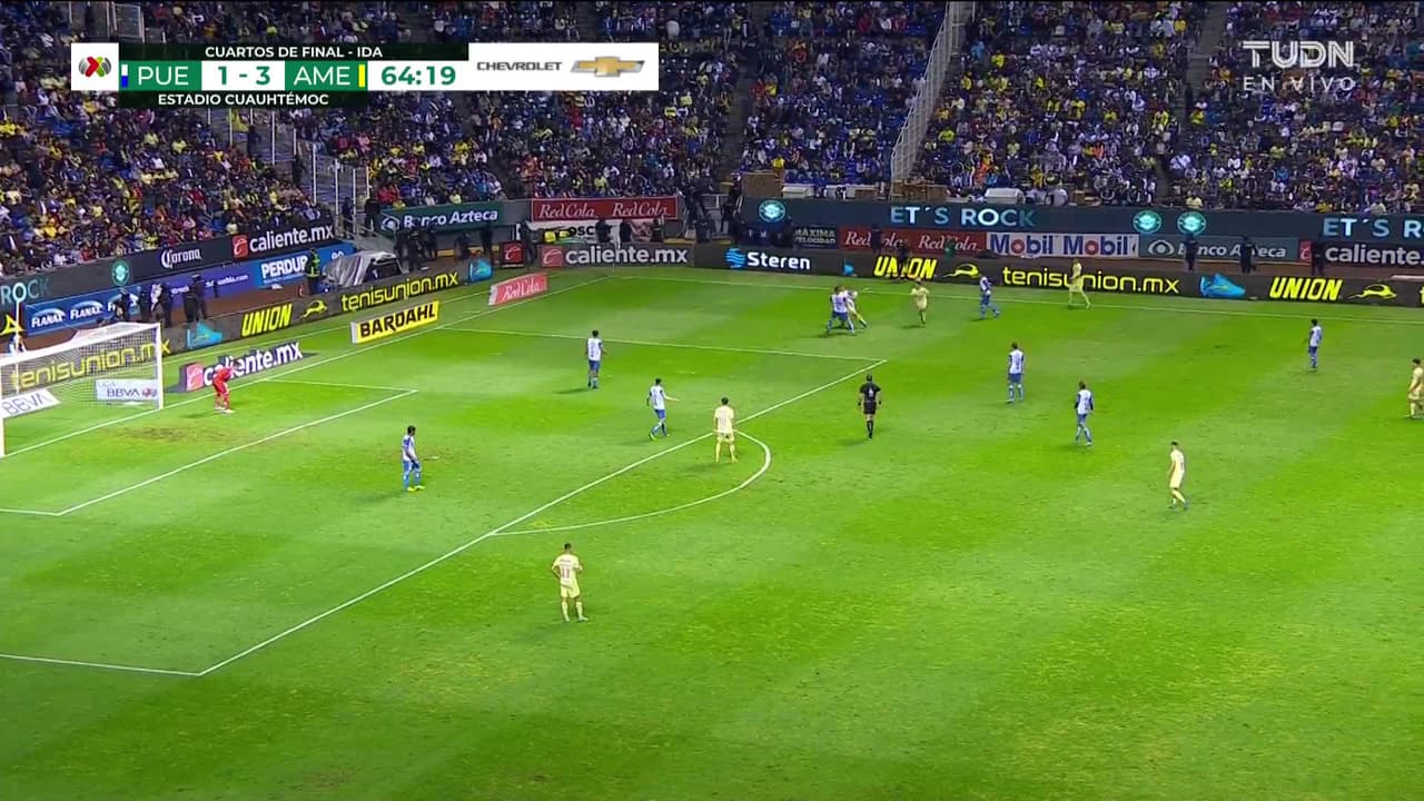 ¡TIRO ATAJADO! disparo por Diego Valdés.