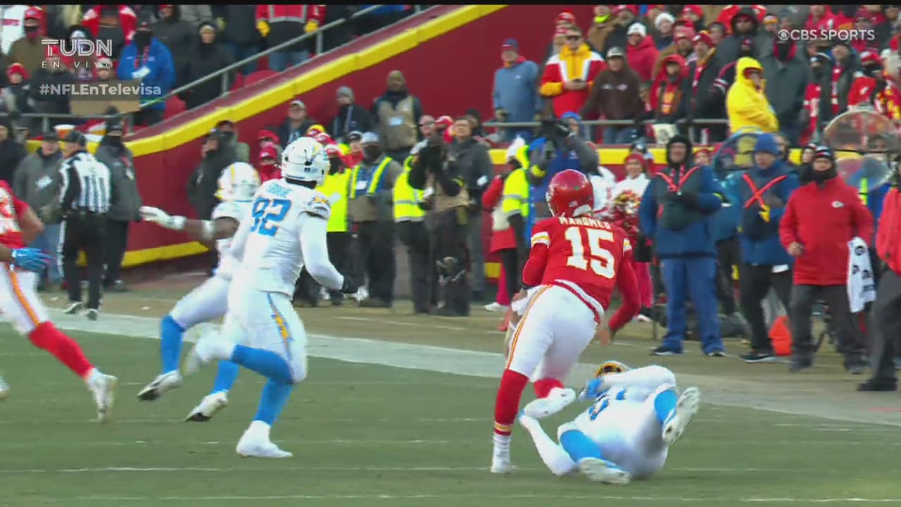 ¡Mal y de malas para los Chiefs! Patrick Mahomes sale con grave lesión 