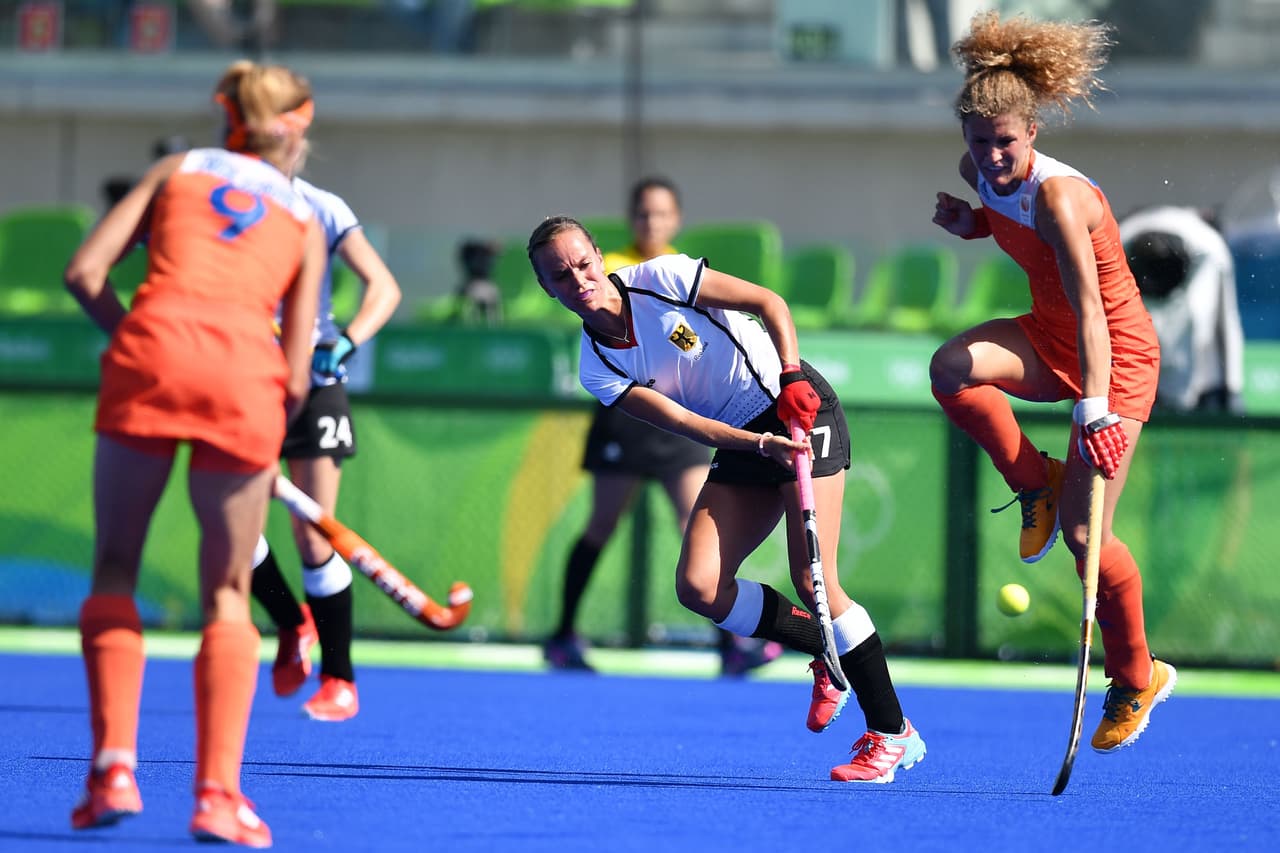 ¡Cuidado! Un golpe de la pelota en el hockey es mucho más doloroso de lo que se cree.